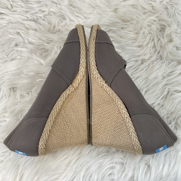 TOMS Canvas Peep Toe Espadrille Wedge Heels Size 9 - Picture 7 of 12